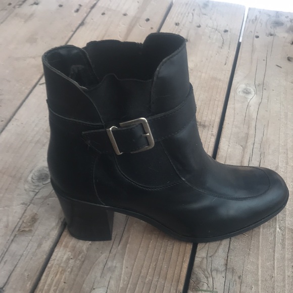 Black Leather Boots, size 9 - Picture 2 of 4